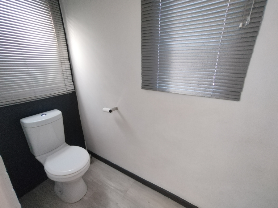 1 Bedroom Property for Sale in Villa Diamante Western Cape